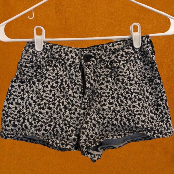 Bullhead Pants - High-waisted shorts